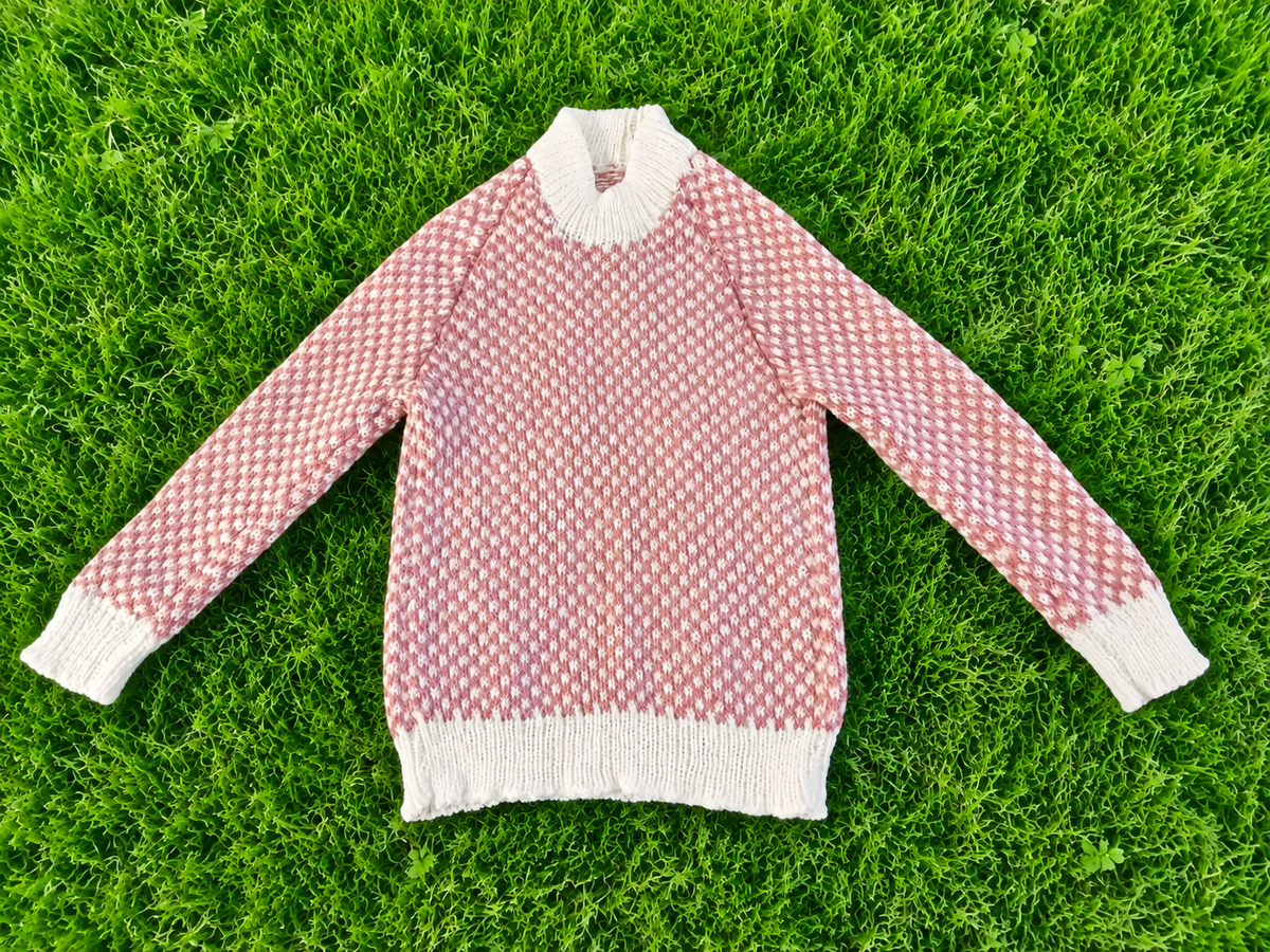 A cosy round neck jumper in autumn colours. Long sleeves for chilly days and in a choice of colour combinations to suit any wardrobe.
